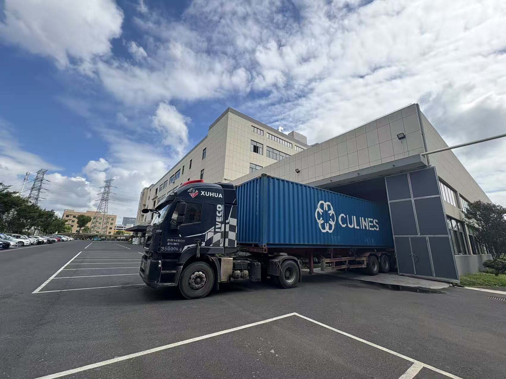sunny day; container-loading day 